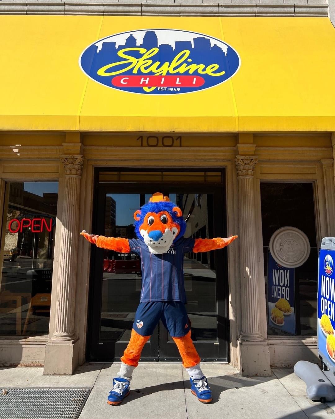 picture of skyline chili mascot