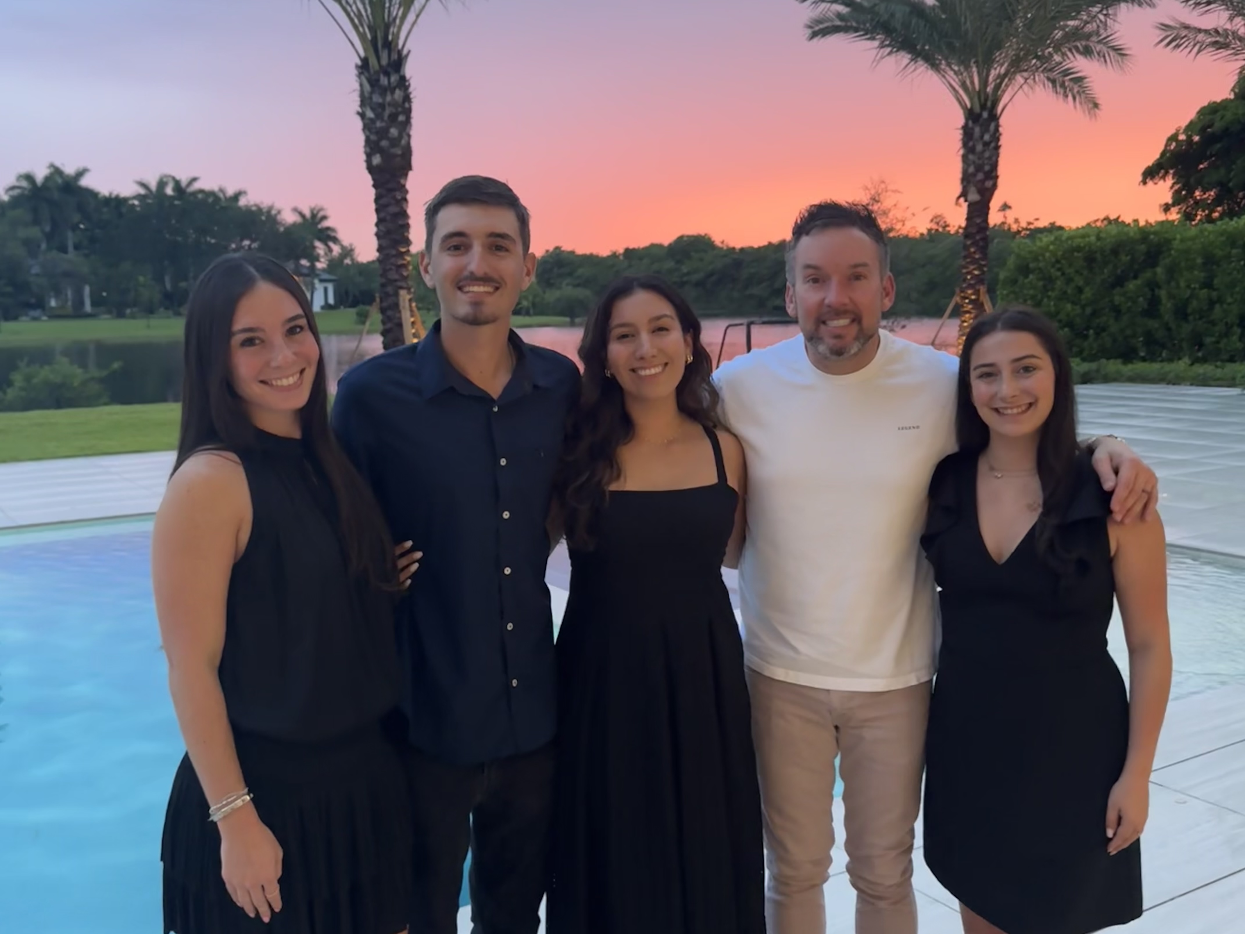 picturer of interns eating lunch